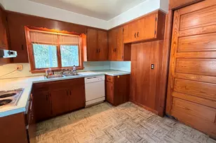 300 W Main St, Morrison, IL 61270 - Photo 9