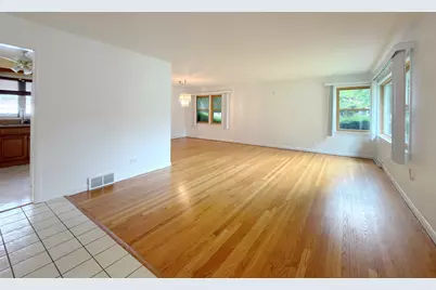 801 S See Gwun Avenue, Mount Prospect, IL 60056 - Photo 11