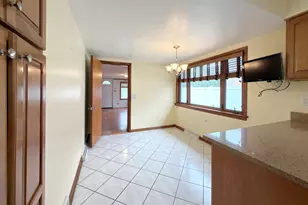 801 S See-Gwun Ave, Mount Prospect, IL 60056 - Photo 19