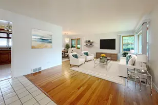 801 S See-Gwun Ave, Mount Prospect, IL 60056 - Photo 9