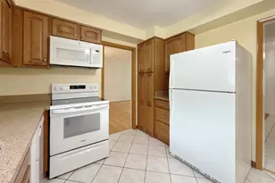 801 S See-Gwun Ave, Mount Prospect, IL 60056 - Photo 17