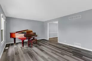 939 Honey Ln, Crete, IL 60417 - Photo 5