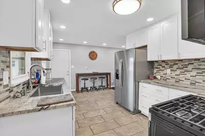 511 N 7th Street, Saint John, IL 61873 - Photo 5