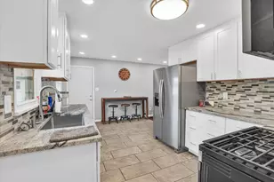 511 N 7th St, Saint John, IL 61873 - Photo 5