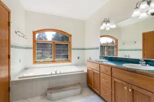 945 Kingston St, Wheaton, IL 60187 - Photo 15