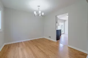 227 E Lakeside Dr, Vernon Hills, IL 60061 - Photo 19