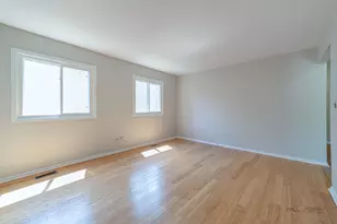 227 E Lakeside Dr, Vernon Hills, IL 60061 - Photo 31
