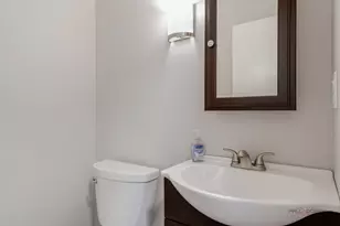 227 E Lakeside Dr, Vernon Hills, IL 60061 - Photo 29