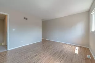 227 E Lakeside Dr, Vernon Hills, IL 60061 - Photo 33