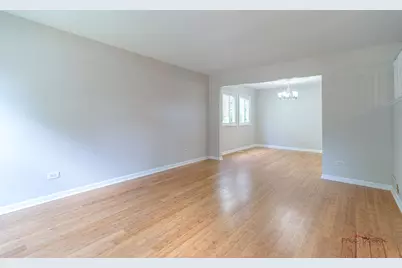227 E Lakeside Drive, Vernon Hills, IL 60061 - Photo 15