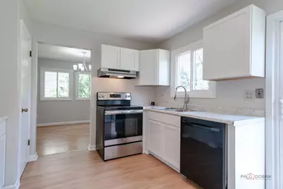 227 E Lakeside Drive, Vernon Hills, IL 60061 - Photo 21