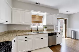 6816 W 65th St, Chicago, IL 60638 - Photo 9