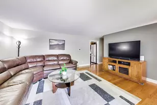 10629 Preston St, Westchester, IL 60154 - Photo 3