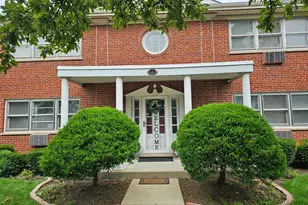 2 N Broadway Ave, Park Ridge, IL 60068 - Photo 1