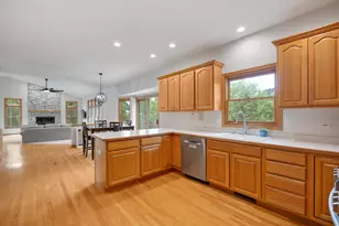1360 Infanta Ct, Woodstock, IL 60098 - Photo 5