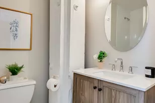 1872 N Clybourn Ave, Chicago, IL 60614 - Photo 15