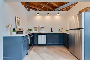 1872 N Clybourn Ave, Chicago, IL 60614 - Photo 9