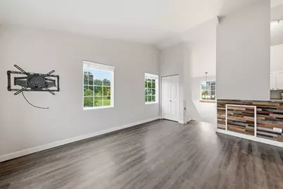 125 Silverstone Drive #125, Carpentersville, IL 60110 - Photo 5