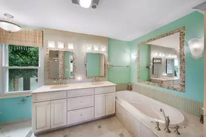 1170 Green Knolls Drive, Buffalo Grove, IL 60089 - Photo 13