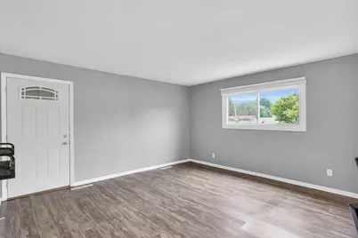 2402 W Kirby Avenue, Champaign, IL 61821 - Photo 7