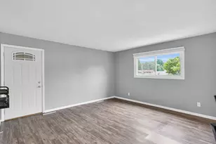 2402 W Kirby Ave, Champaign, IL 61821 - Photo 7