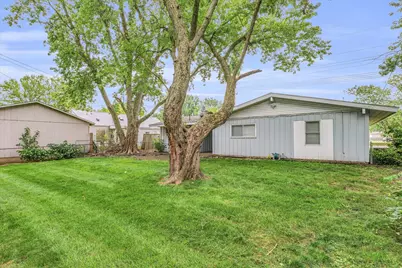 2402 W Kirby Avenue, Champaign, IL 61821 - Photo 23