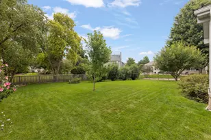 2168 Whitetail Dr, Aurora, IL 60503 - Photo 27