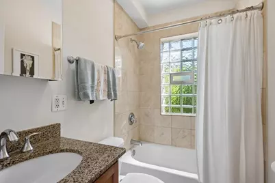 1930 W Addison Street #1S, Chicago, IL 60613 - Photo 13