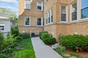 1930 W Addison St, Chicago, IL 60613 - Photo 3