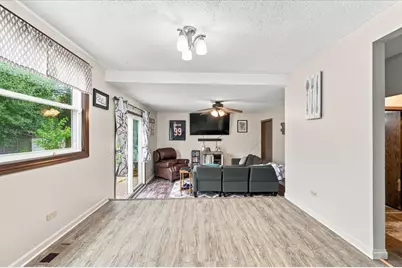 6780 Redwing Drive, Woodridge, IL 60517 - Photo 11