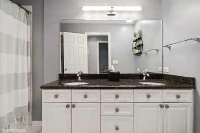3233 N Racine Avenue #1, Chicago, IL 60657 - Photo 31