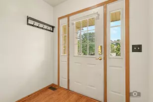 11S490 Rachael Ct, Willowbrook, IL 60527 - Photo 5