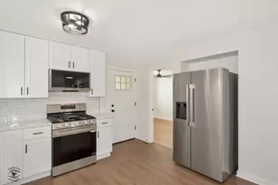 5244 S Tripp Ave, Chicago, IL 60632 - Photo 13