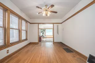 5024 W Nelson St, Chicago, IL 60641 - Photo 5