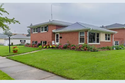 2201 Pine Street, Des Plaines, IL 60018 - Photo 1