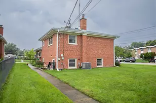2201 Pine St, Des Plaines, IL 60018 - Photo 19