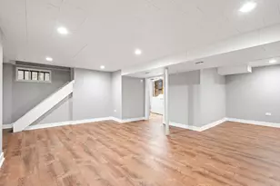 10231 S Rhodes Ave, Chicago, IL 60628 - Photo 21