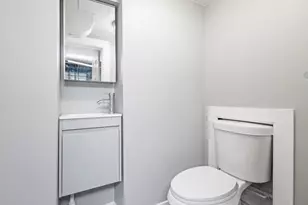 10231 S Rhodes Ave, Chicago, IL 60628 - Photo 23