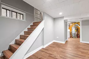 10231 S Rhodes Ave, Chicago, IL 60628 - Photo 19