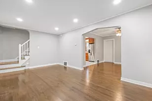 10231 S Rhodes Ave, Chicago, IL 60628 - Photo 5