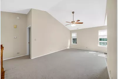 1914 Quaker Hollow Lane, Streamwood, IL 60107 - Photo 3