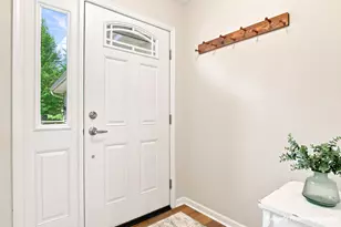 447 Gerry St, Woodstock, IL 60098 - Photo 9