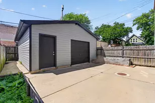3023 W Wellington Ave, Chicago, IL 60618 - Photo 19