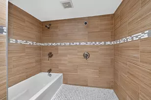 3023 W Wellington Ave, Chicago, IL 60618 - Photo 11