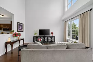 9135 Mansfield Dr, Tinley Park, IL 60487 - Photo 5