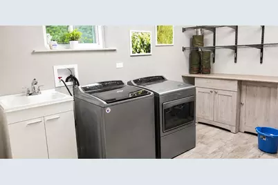 1915 N Chestnut Avenue, Arlington Heights, IL 60004 - Photo 19