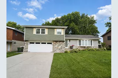 1915 N Chestnut Avenue, Arlington Heights, IL 60004 - Photo 1