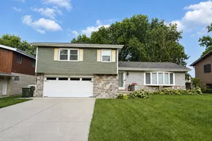 1915 N Chestnut Ave, Arlington Heights, IL 60004 - Photo 1