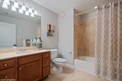 230 W Division Street #1404, Chicago, IL 60610 - Photo 11