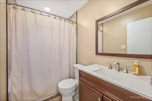 43 Grange Rd, Elk Grove Village, IL 60007 - Photo 17
